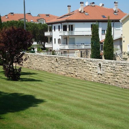 Apartman Carmen Crveni Vrh Bagian luar foto