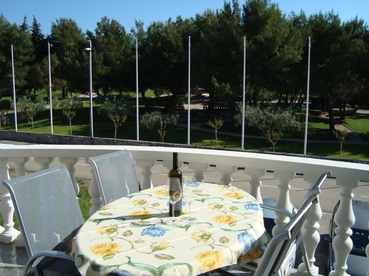 Apartman Carmen Crveni Vrh Bagian luar foto