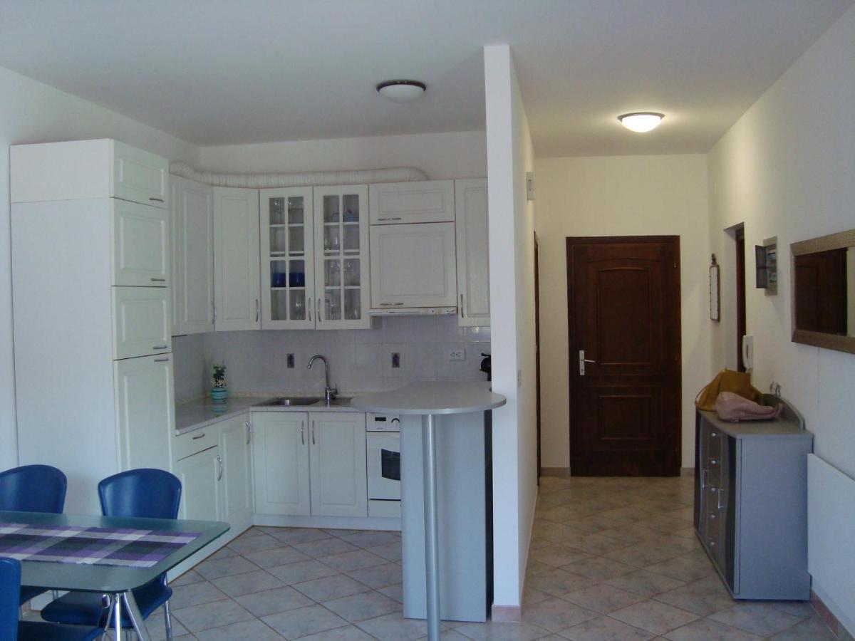 Apartman Carmen Crveni Vrh Bagian luar foto