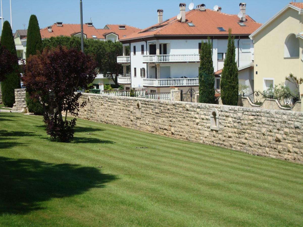 Apartman Carmen Crveni Vrh Bagian luar foto